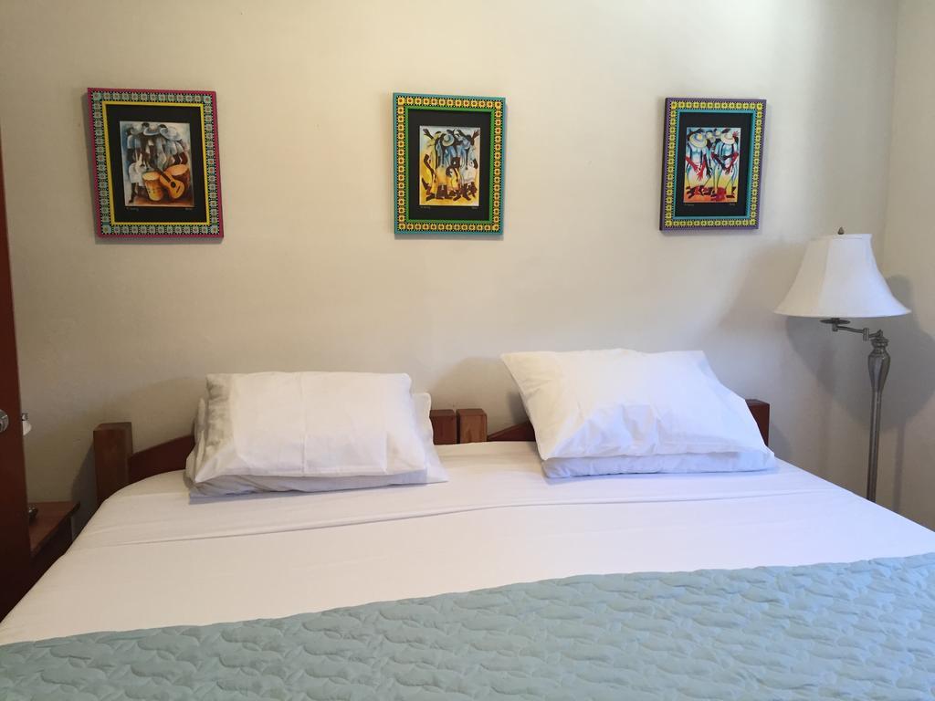 Seaside Villas Caye Caulker Buitenkant foto